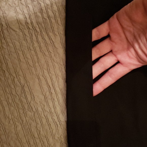 Theory black pants with rolled bottom, size 8 - Picture 3 of 4